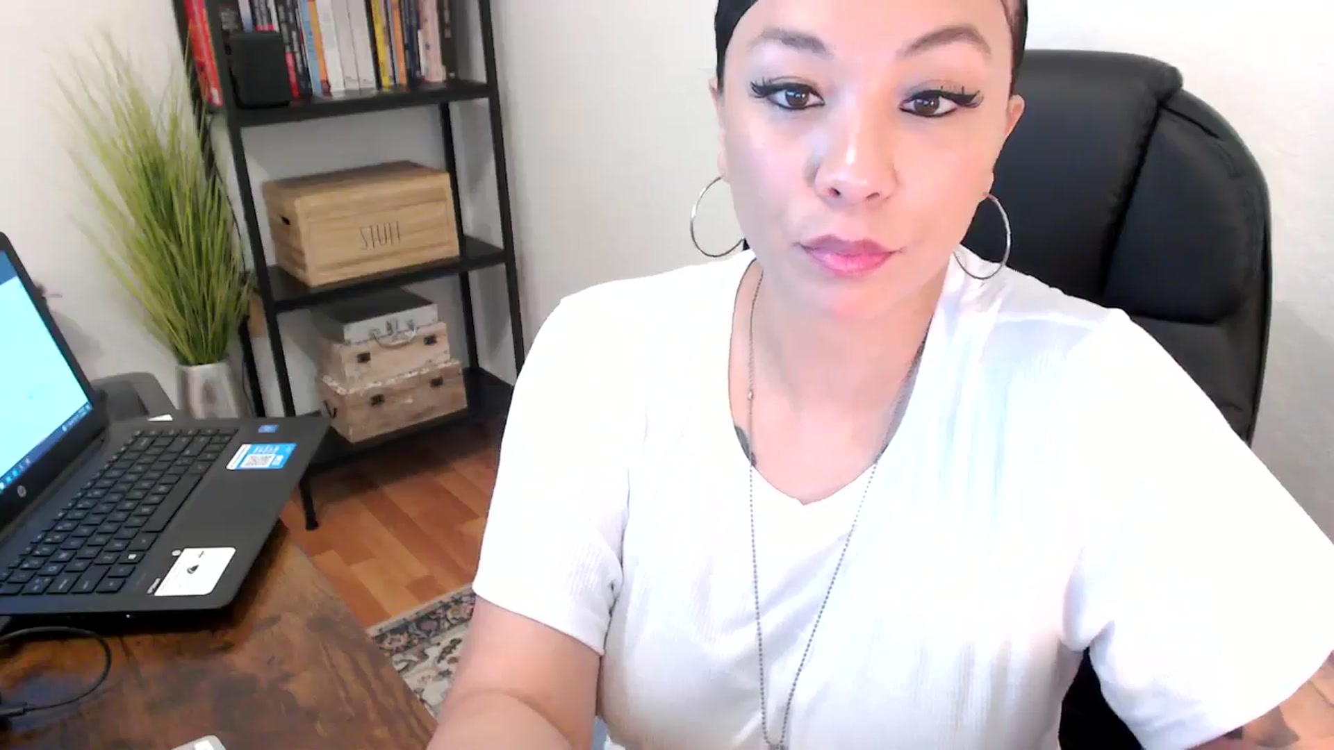 Gallery image thumbnail from MickaylaMoon's myfreecams stream on, 08/02/2024, 16:24 image 6 of 20
