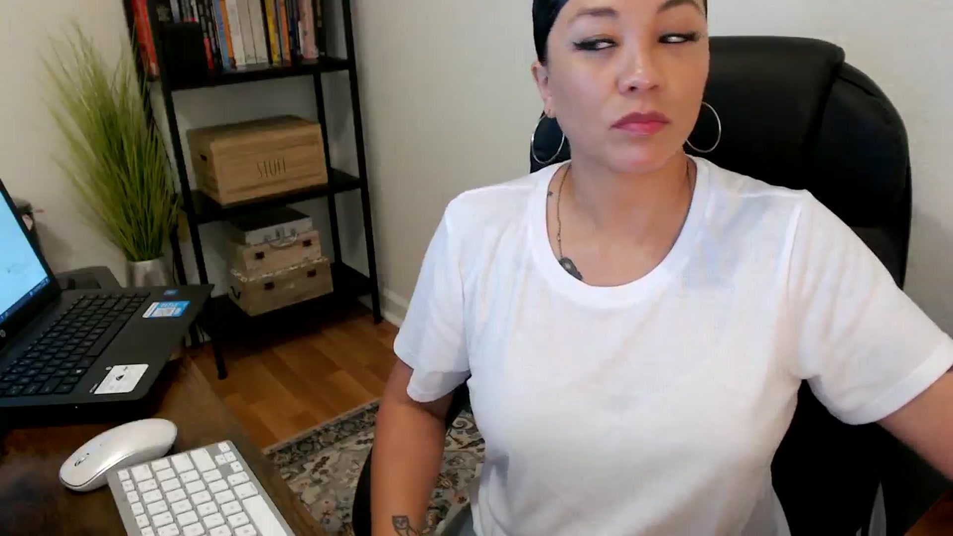 Gallery image thumbnail from MickaylaMoon's myfreecams stream on, 08/02/2024, 16:24 image 16 of 20