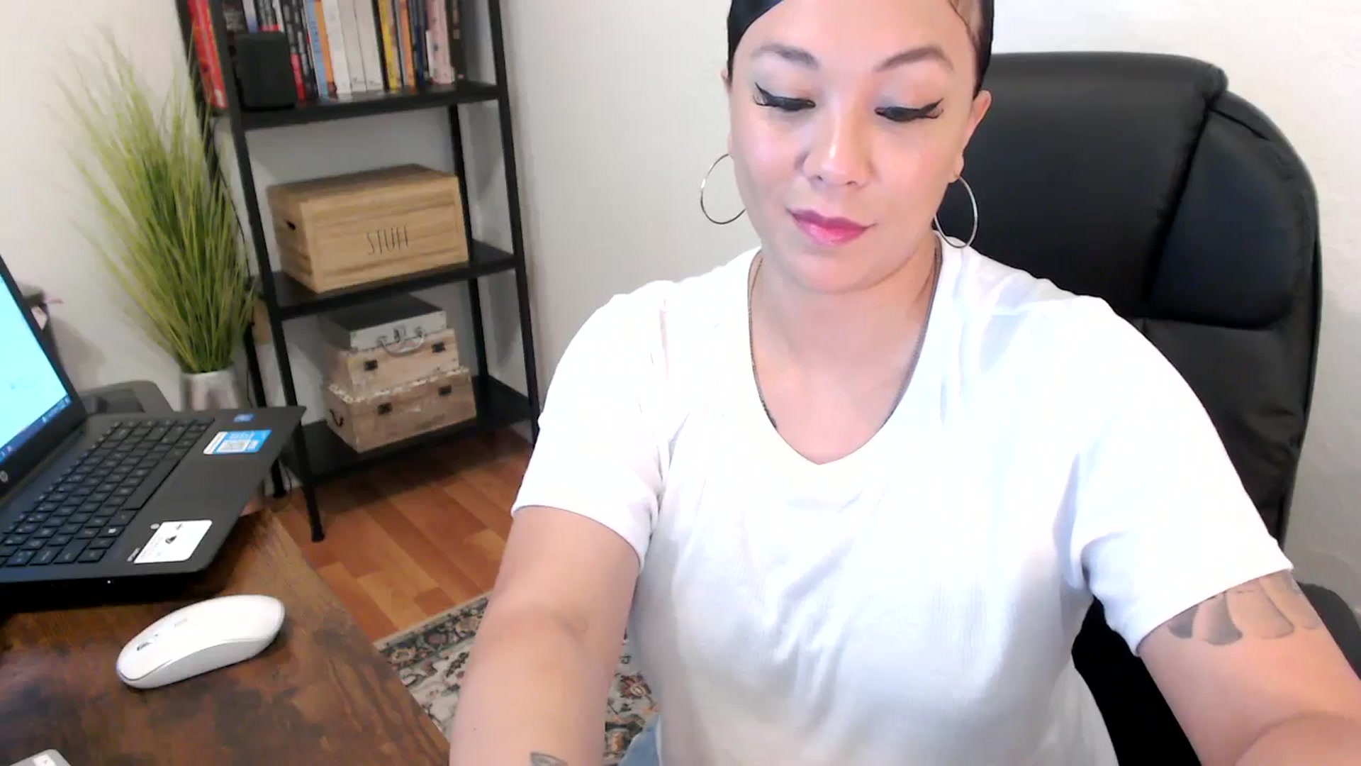 Gallery image thumbnail from MickaylaMoon's myfreecams stream on, 08/02/2024, 16:24 image 12 of 20