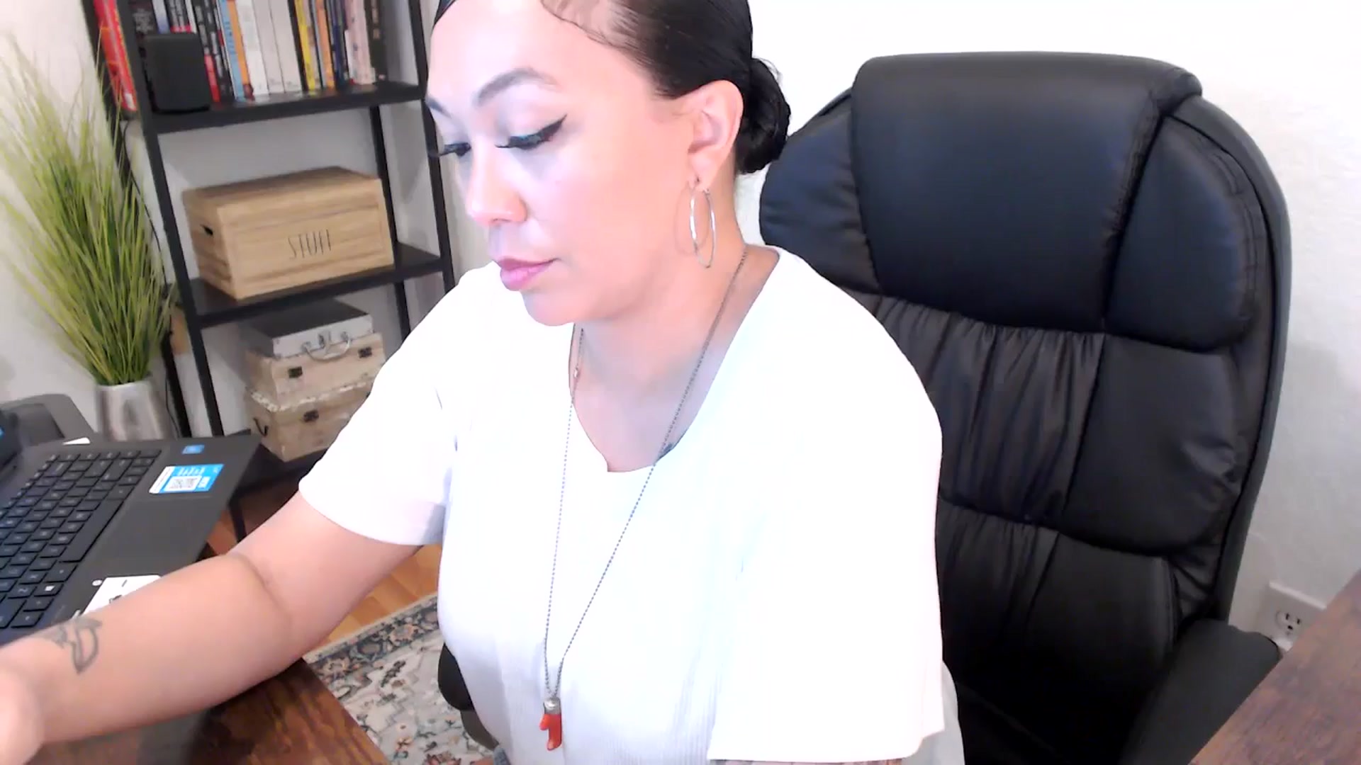 Gallery image thumbnail from MickaylaMoon's myfreecams stream on, 08/02/2024, 16:24 image 1 of 20