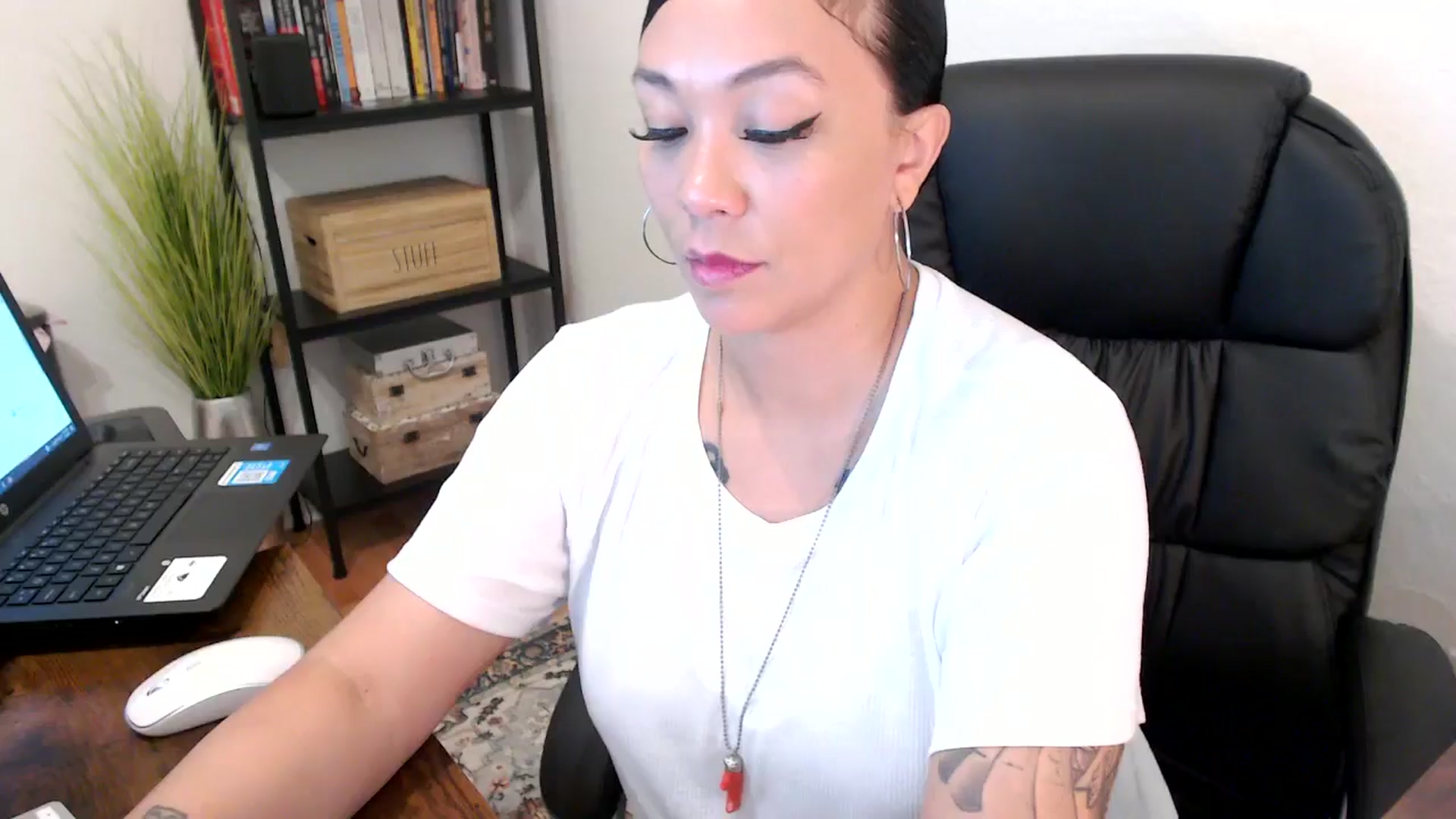 Gallery image thumbnail from MickaylaMoon's myfreecams stream on, 08/02/2024, 16:24 image 11 of 20