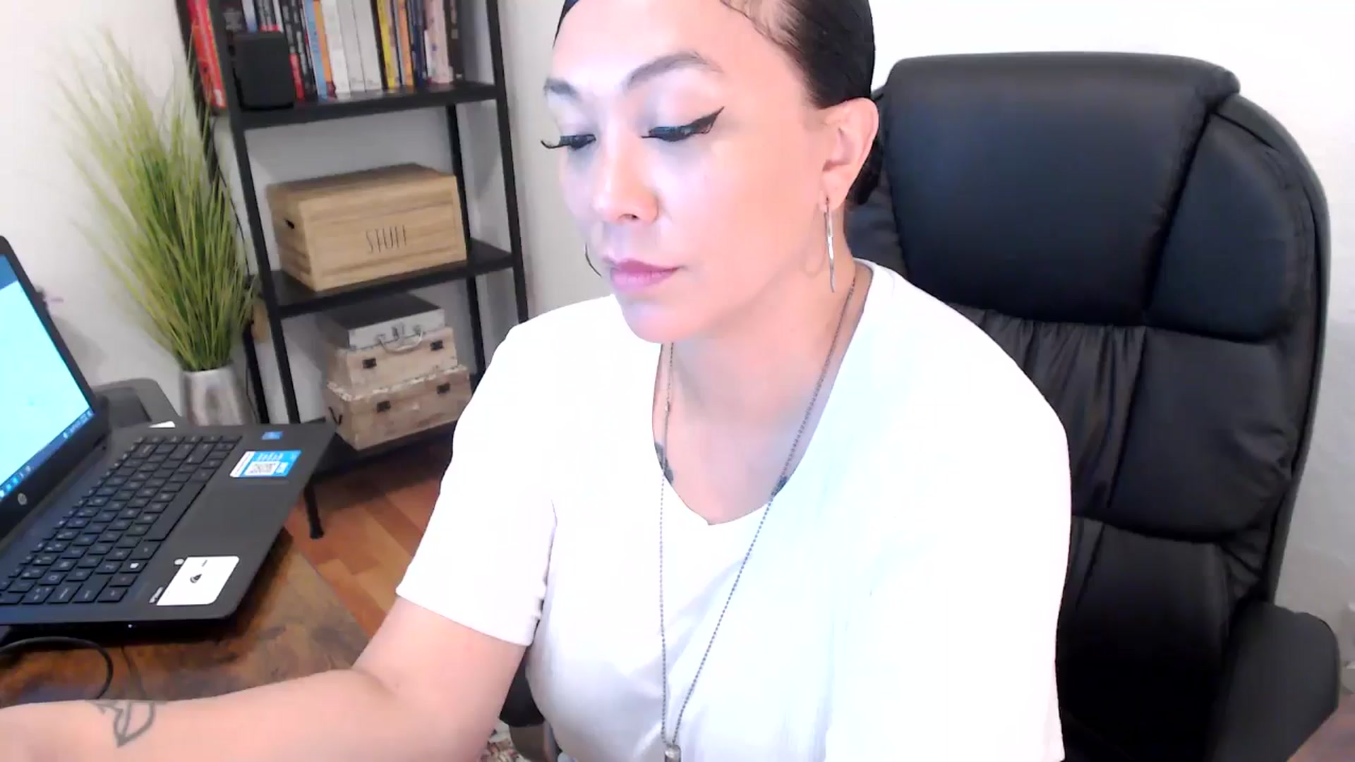 Gallery image thumbnail from MickaylaMoon's myfreecams stream on, 08/02/2024, 16:24 image 5 of 20