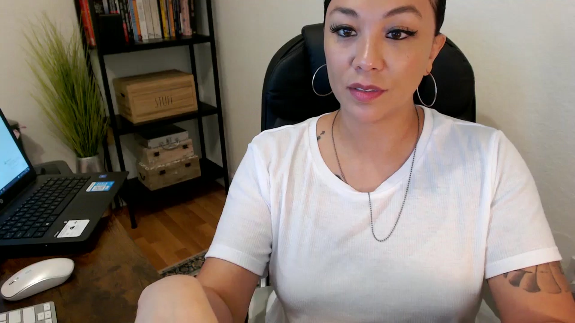 Gallery image thumbnail from MickaylaMoon's myfreecams stream on, 08/02/2024, 16:54 image 20 of 20