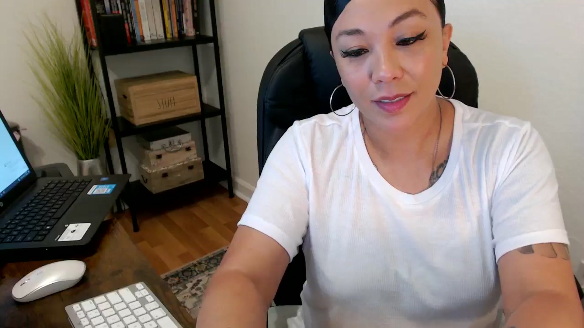 Gallery image thumbnail from MickaylaMoon's myfreecams stream on, 08/02/2024, 16:54 image 3 of 20