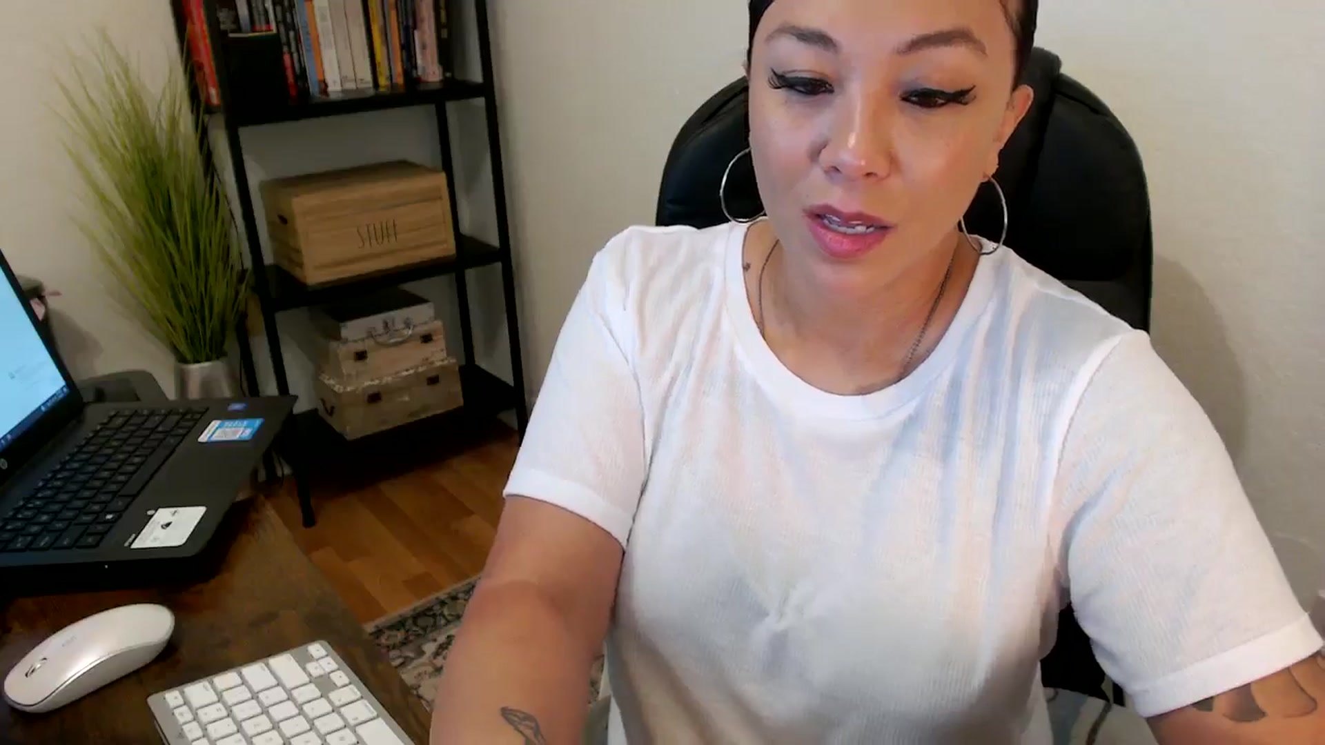 Gallery image thumbnail from MickaylaMoon's myfreecams stream on, 08/02/2024, 16:54 image 10 of 20