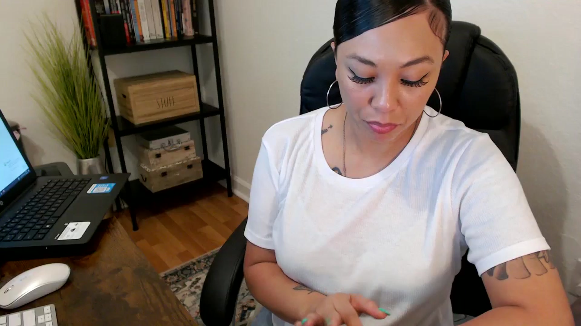 Gallery image thumbnail from MickaylaMoon's myfreecams stream on, 08/02/2024, 17:10 image 15 of 20
