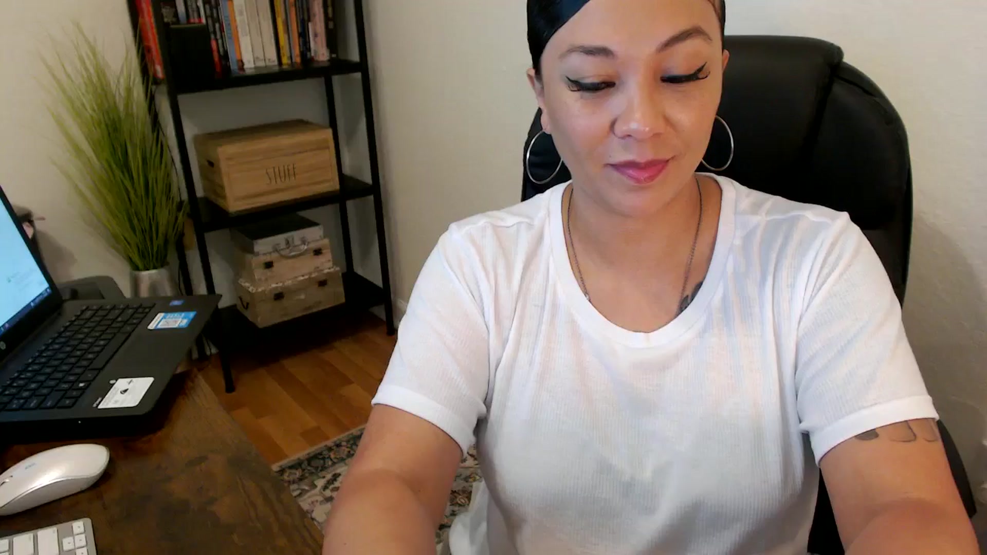 Gallery image thumbnail from MickaylaMoon's myfreecams stream on, 08/02/2024, 17:50 image 1 of 20