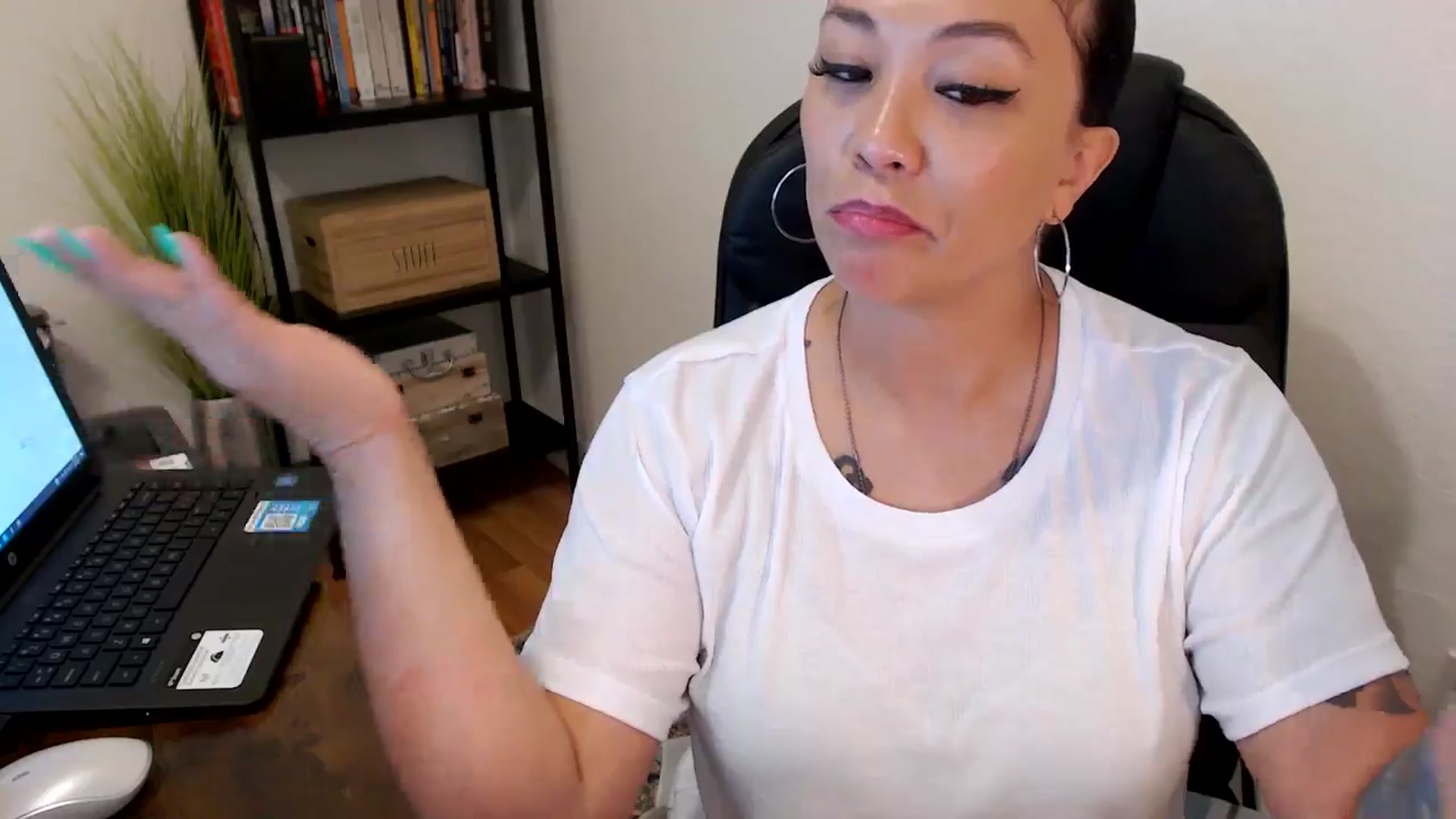 Gallery image thumbnail from MickaylaMoon's myfreecams stream on, 08/02/2024, 17:50 image 14 of 20