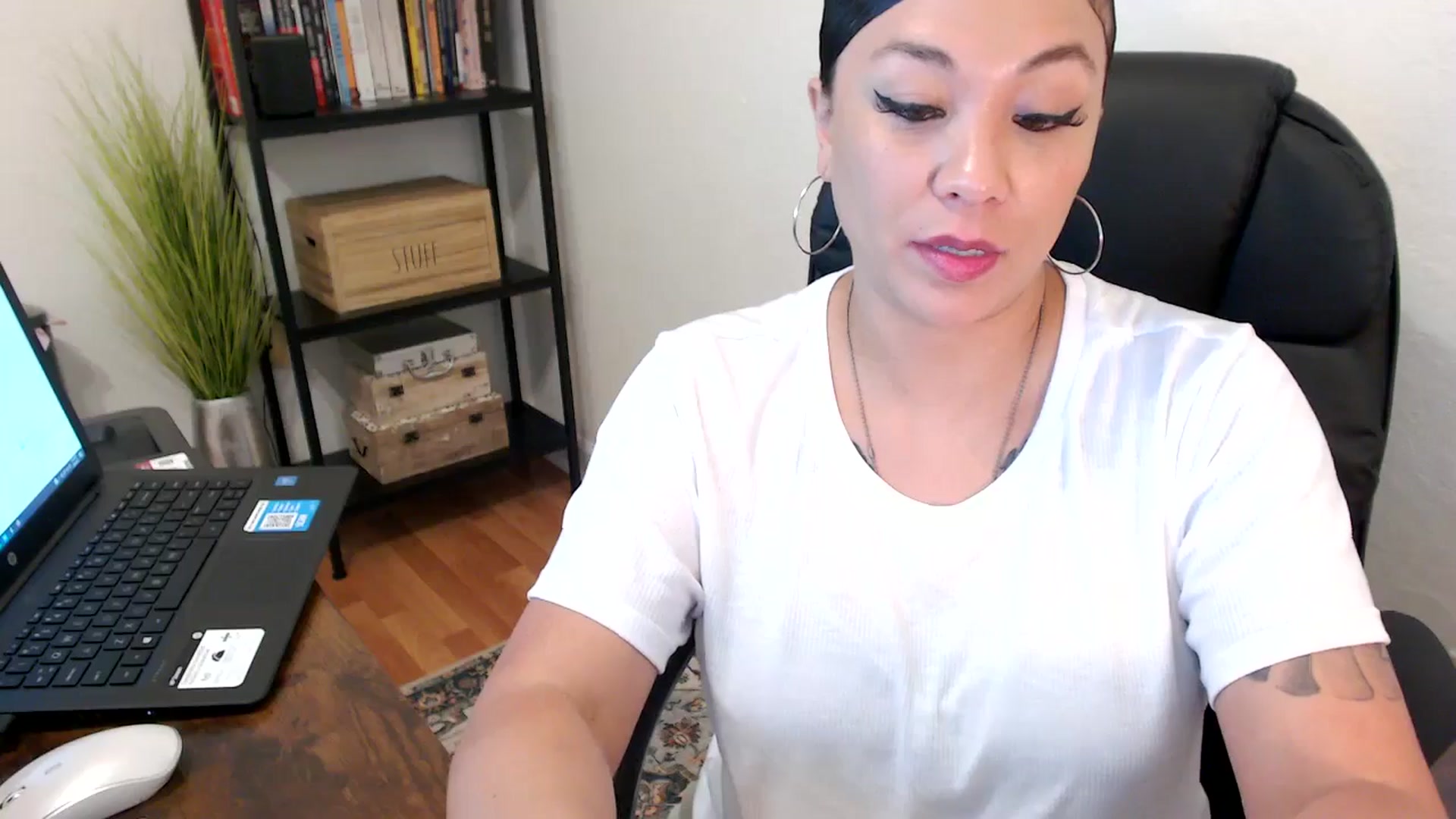 Gallery image thumbnail from MickaylaMoon's myfreecams stream on, 08/02/2024, 17:50 image 20 of 20