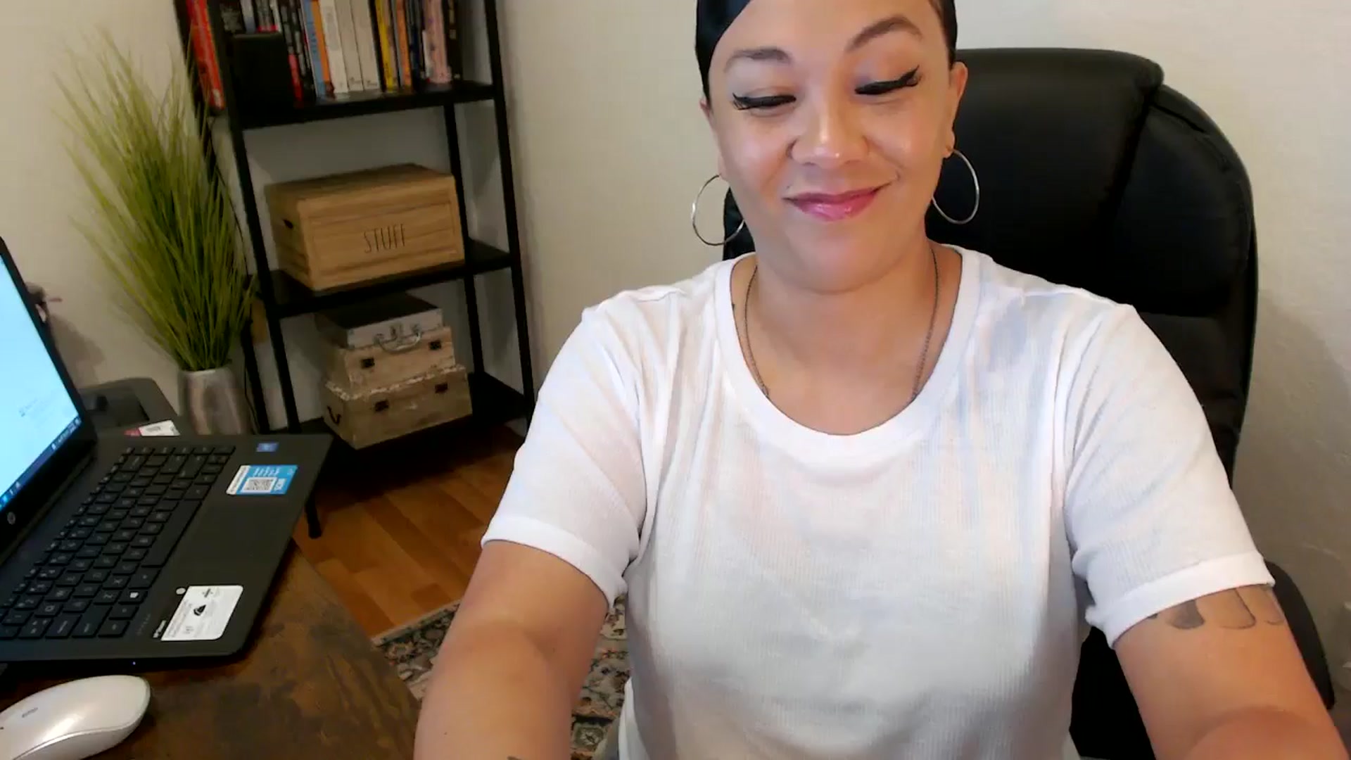 Gallery image thumbnail from MickaylaMoon's myfreecams stream on, 08/02/2024, 17:50 image 7 of 20