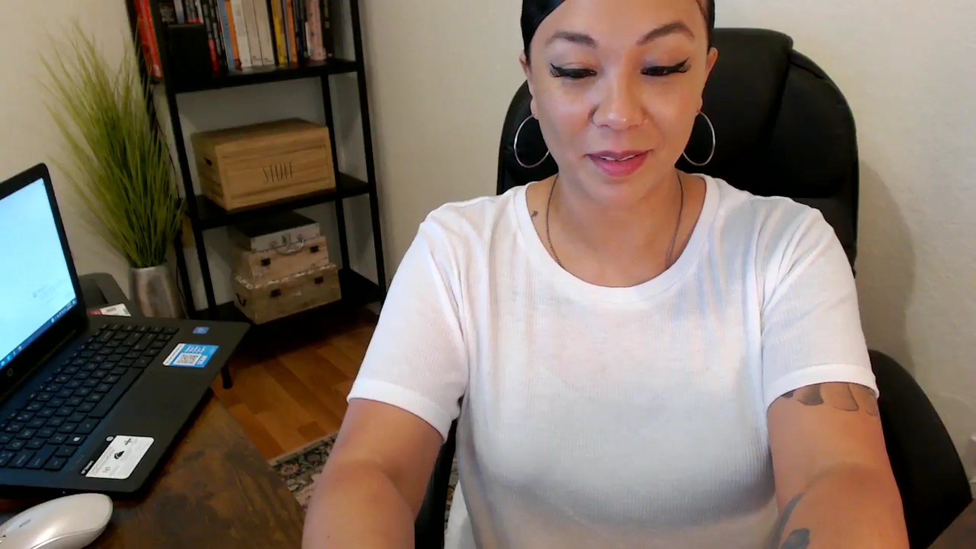 Gallery image thumbnail from MickaylaMoon's myfreecams stream on, 08/02/2024, 18:05 image 10 of 20
