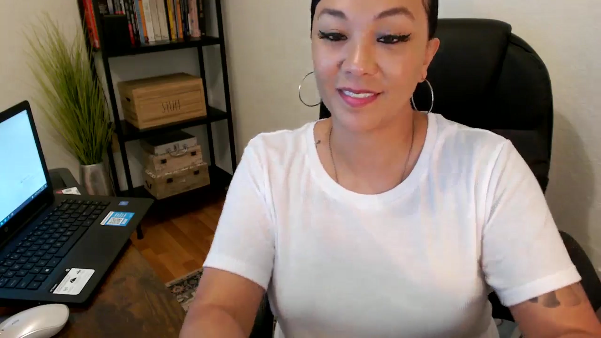 Gallery image thumbnail from MickaylaMoon's myfreecams stream on, 08/02/2024, 18:05 image 7 of 20
