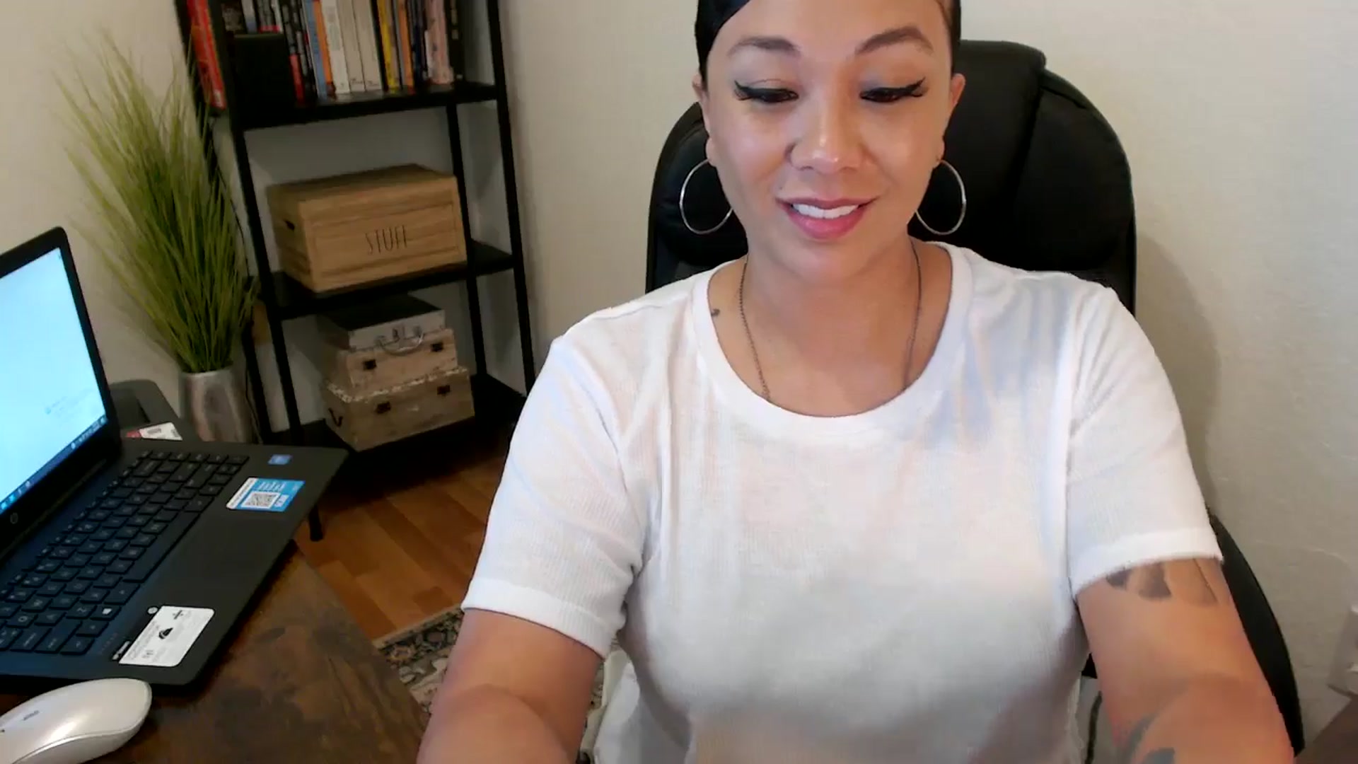 Gallery image thumbnail from MickaylaMoon's myfreecams stream on, 08/02/2024, 18:05 image 13 of 20