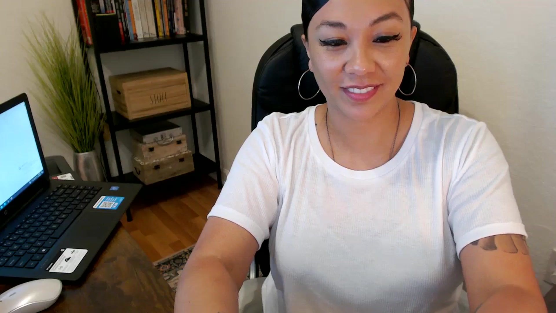 Gallery image thumbnail from MickaylaMoon's myfreecams stream on, 08/02/2024, 18:05 image 20 of 20