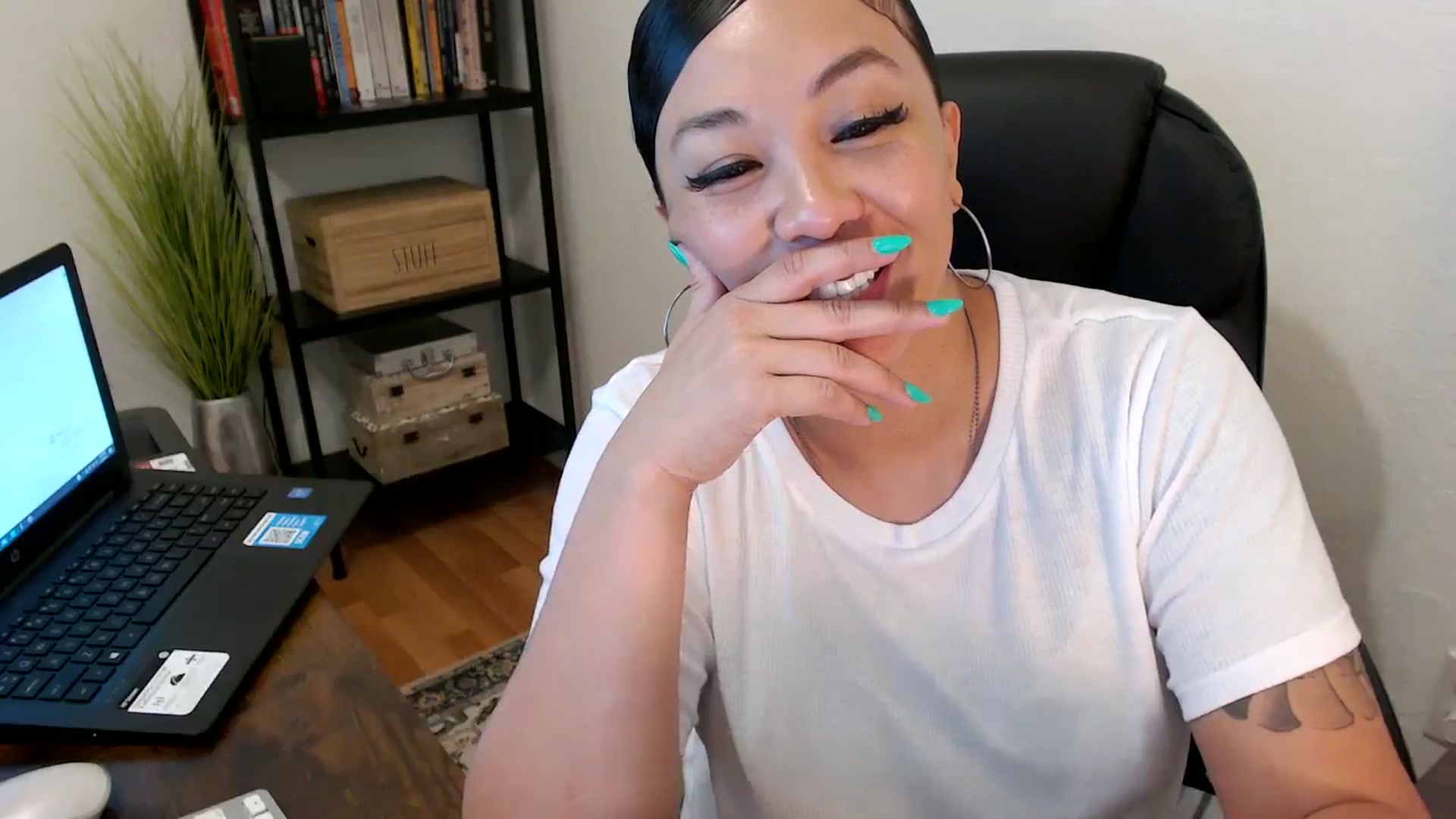 Gallery image thumbnail from MickaylaMoon's myfreecams stream on, 08/02/2024, 18:34 image 14 of 20