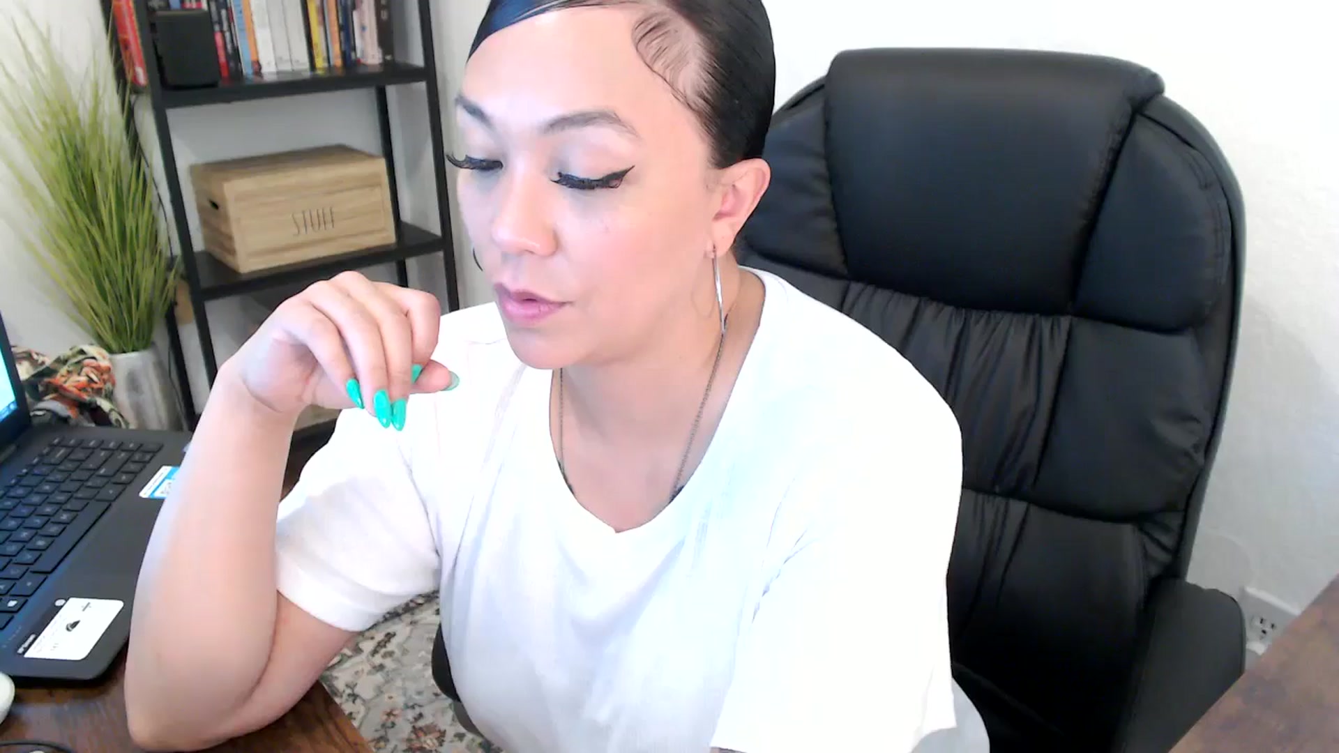 Gallery image thumbnail from MickaylaMoon's myfreecams stream on, 08/02/2024, 21:09 image 9 of 20