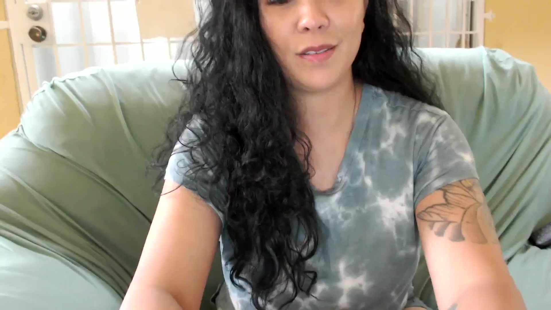 Gallery image thumbnail from MickaylaMoon's myfreecams stream on, 08/03/2024, 17:20 image 6 of 20