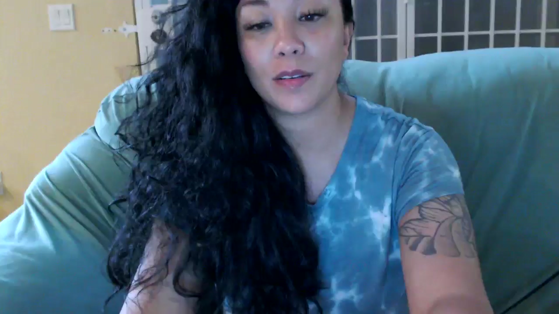 Gallery image thumbnail from MickaylaMoon's myfreecams stream on, 08/03/2024, 21:36 image 3 of 20