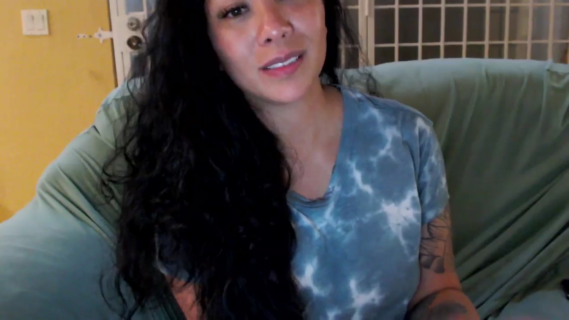 Gallery image thumbnail from MickaylaMoon's myfreecams stream on, 08/03/2024, 21:36 image 18 of 20