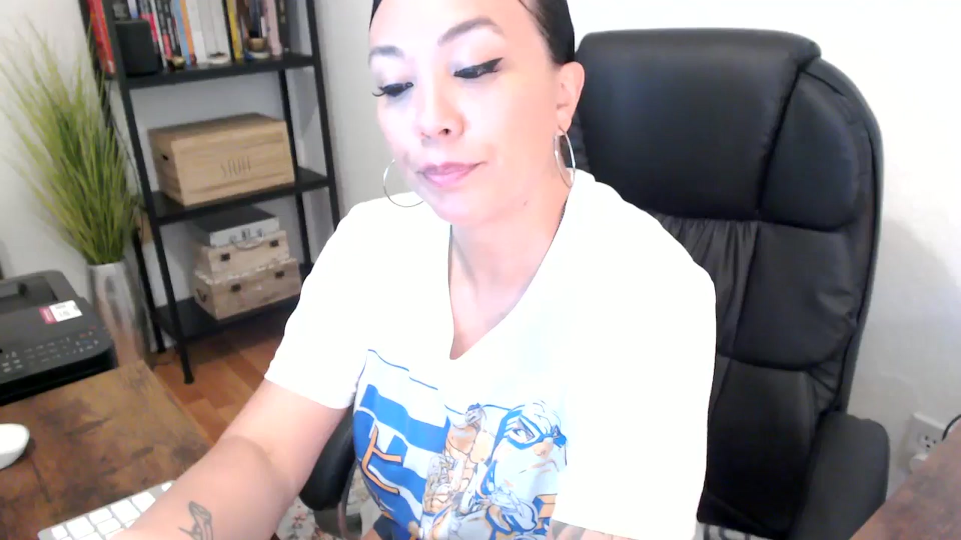 Gallery image thumbnail from MickaylaMoon's myfreecams stream on, 08/05/2024, 14:00 image 4 of 20