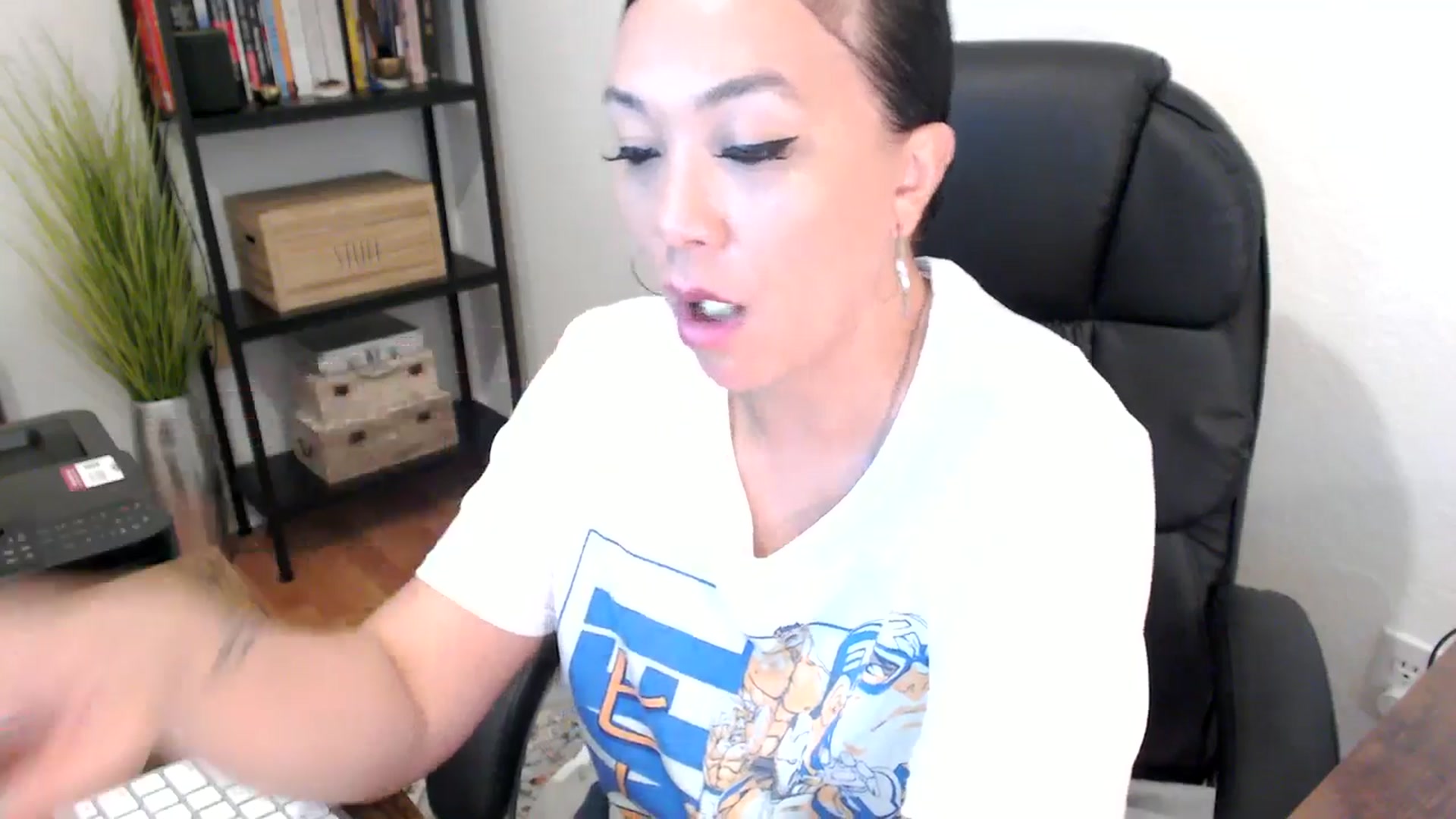 Gallery image thumbnail from MickaylaMoon's myfreecams stream on, 08/05/2024, 14:00 image 6 of 20