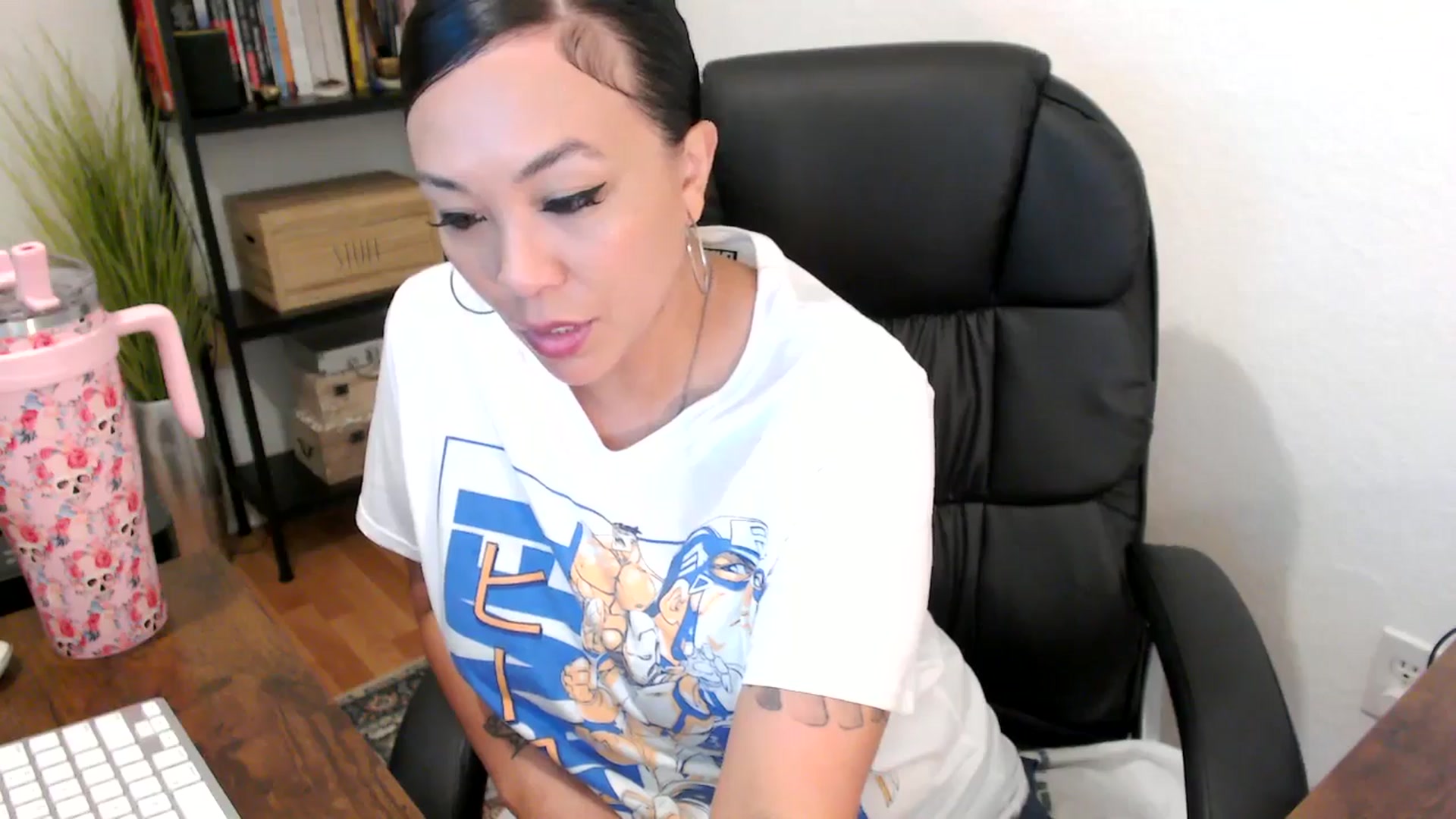Gallery image thumbnail from MickaylaMoon's myfreecams stream on, 08/05/2024, 14:00 image 18 of 20