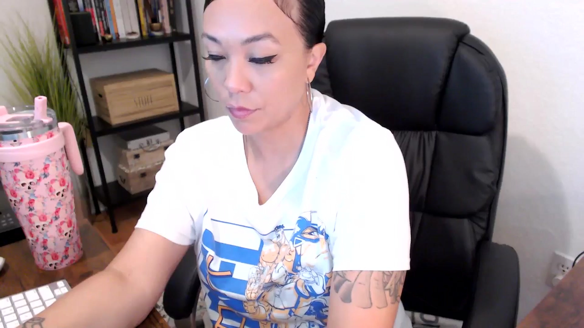 Gallery image thumbnail from MickaylaMoon's myfreecams stream on, 08/05/2024, 14:00 image 16 of 20