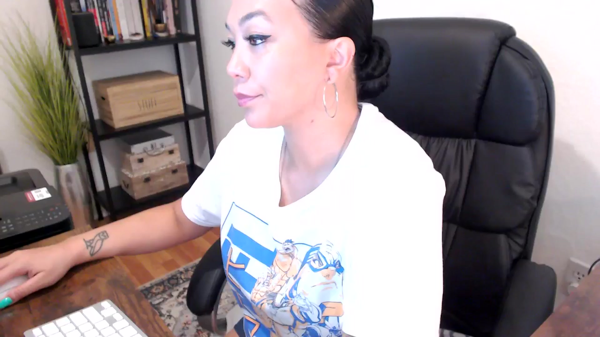 Gallery image thumbnail from MickaylaMoon's myfreecams stream on, 08/05/2024, 14:00 image 1 of 20