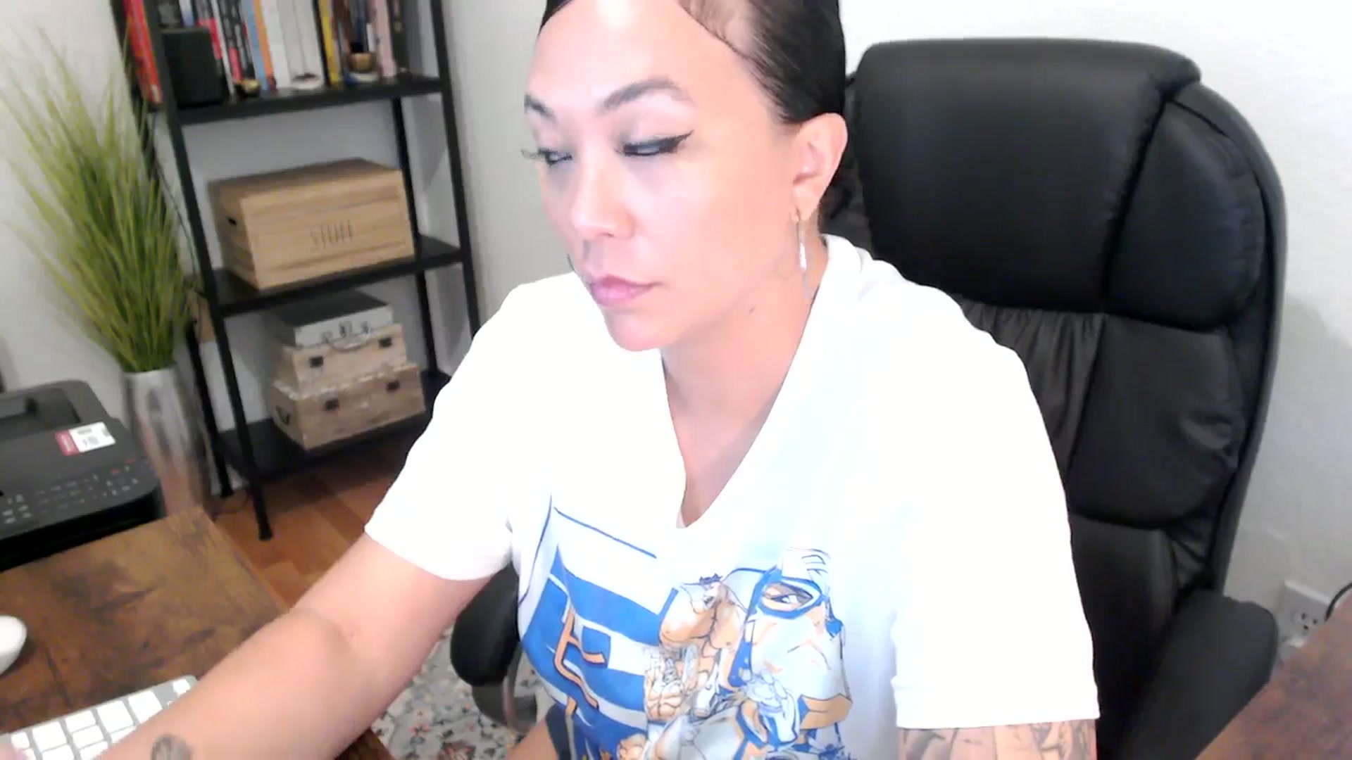 Gallery image thumbnail from MickaylaMoon's myfreecams stream on, 08/05/2024, 14:32 image 17 of 20