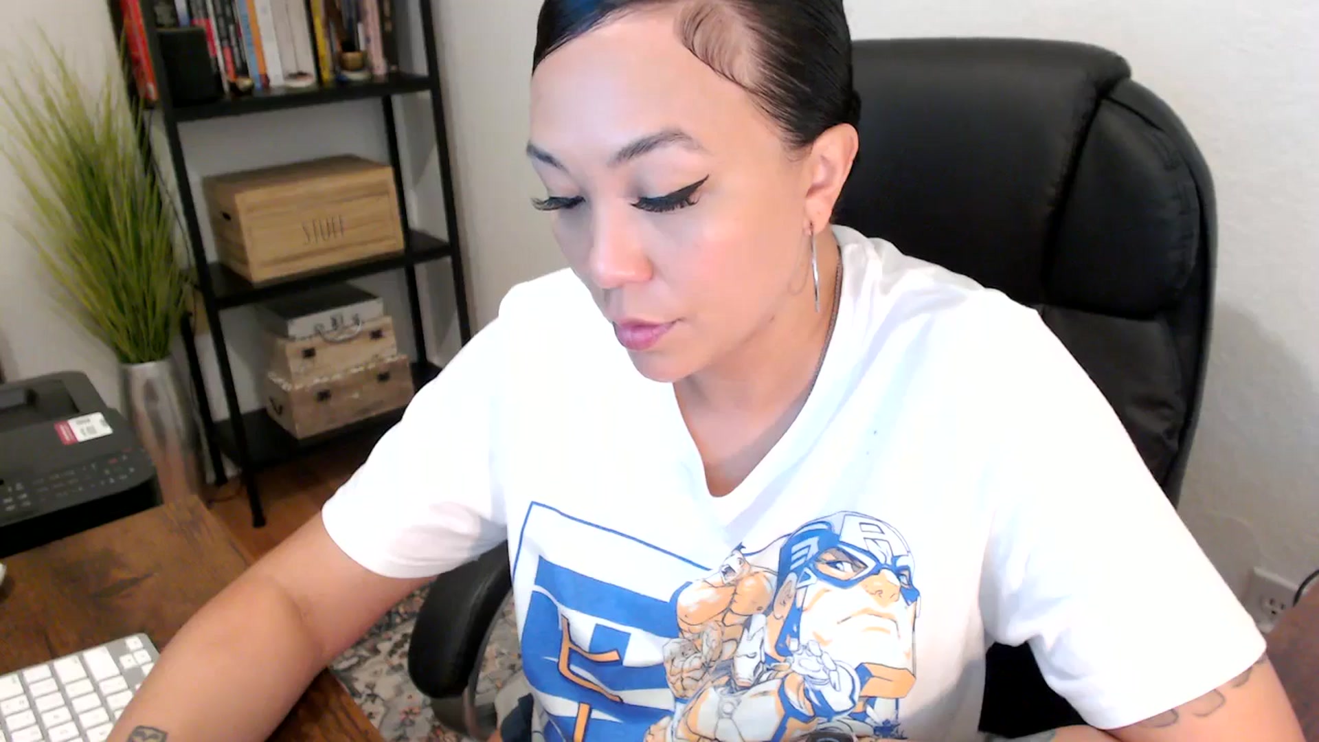 Gallery image thumbnail from MickaylaMoon's myfreecams stream on, 08/05/2024, 14:32 image 10 of 20