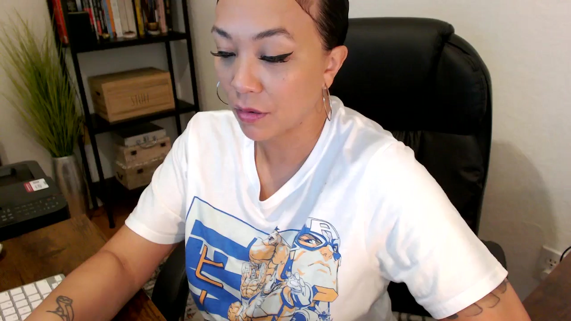 Gallery image thumbnail from MickaylaMoon's myfreecams stream on, 08/05/2024, 14:32 image 3 of 20