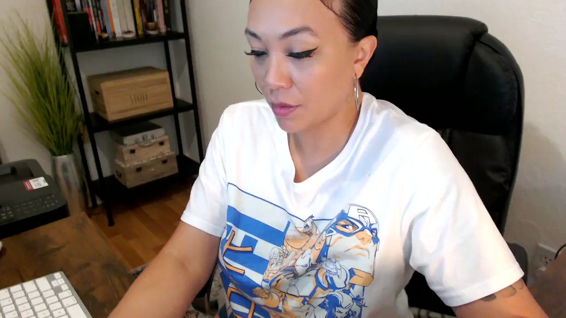 Gallery image thumbnail from MickaylaMoon's myfreecams stream on, 08/05/2024, 14:32 image 9 of 20