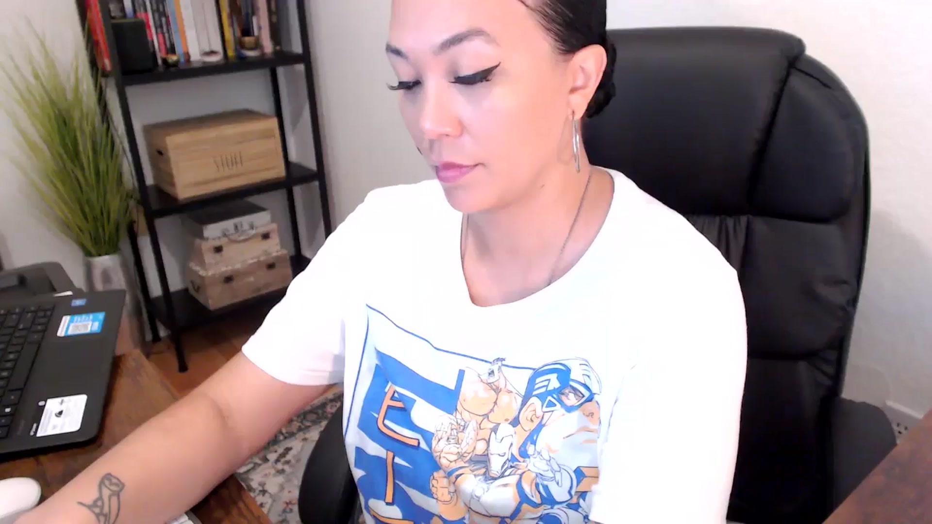 Gallery image thumbnail from MickaylaMoon's myfreecams stream on, 08/05/2024, 15:00 image 17 of 20