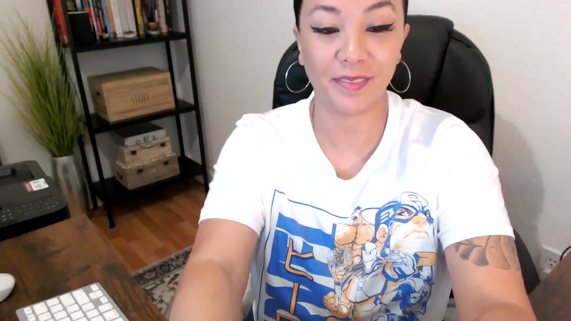 Gallery image thumbnail from MickaylaMoon's myfreecams stream on, 08/05/2024, 15:00 image 10 of 20