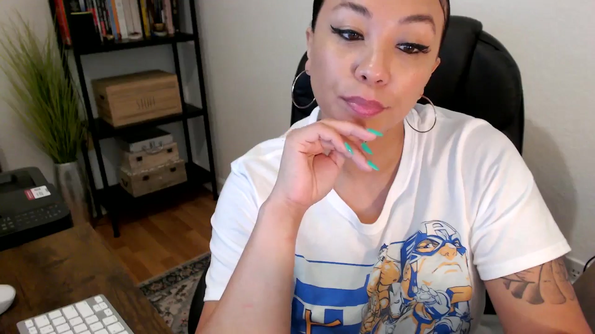 Gallery image thumbnail from MickaylaMoon's myfreecams stream on, 08/05/2024, 15:00 image 12 of 20