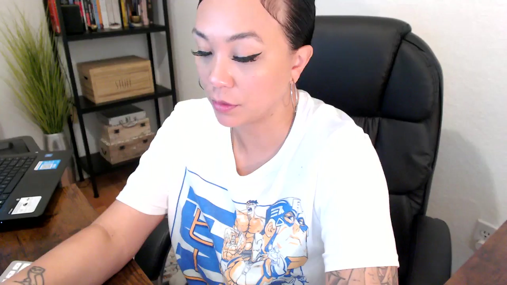 Gallery image thumbnail from MickaylaMoon's myfreecams stream on, 08/05/2024, 16:33 image 9 of 20