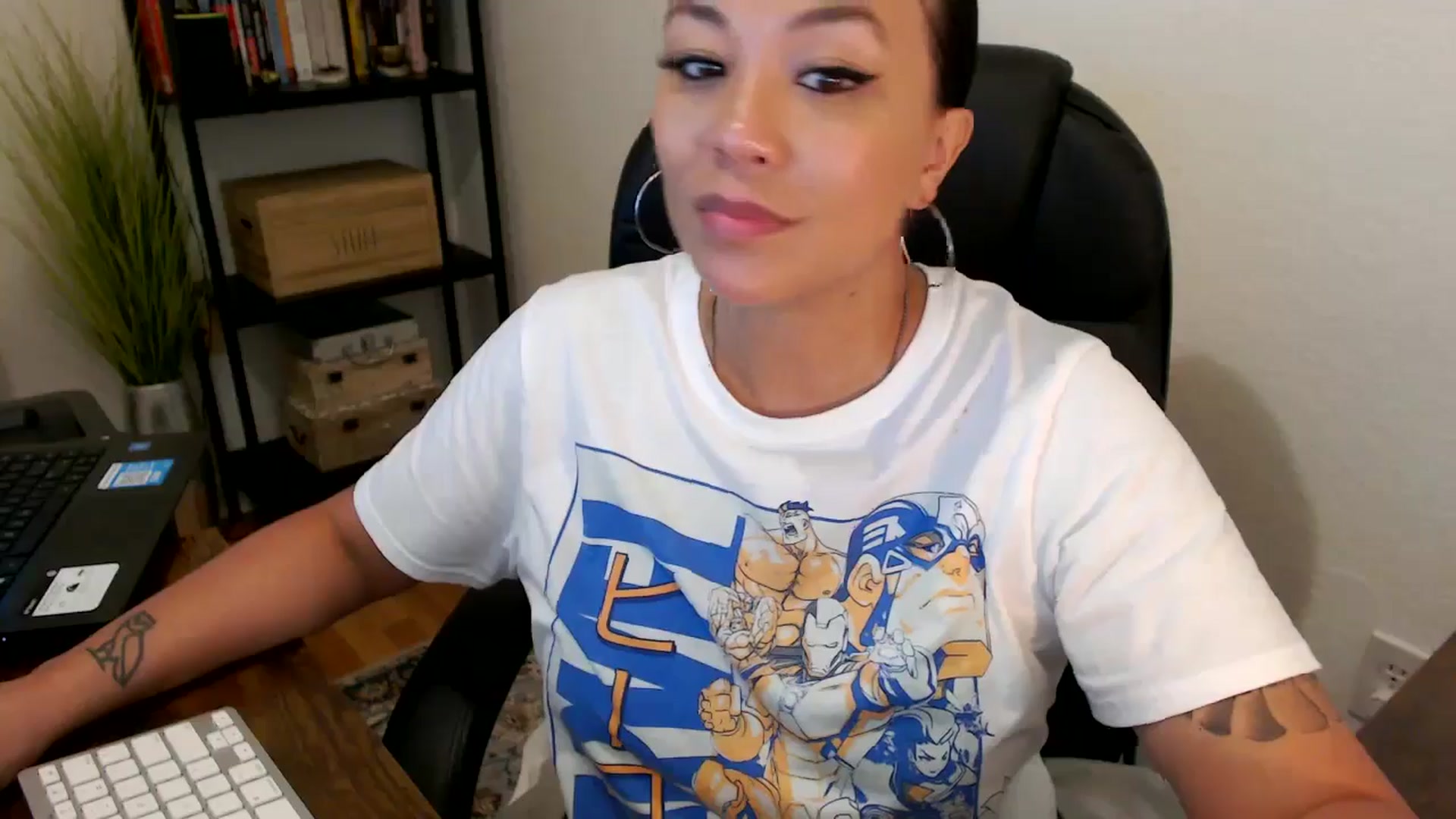 Gallery image thumbnail from MickaylaMoon's myfreecams stream on, 08/05/2024, 16:33 image 6 of 20