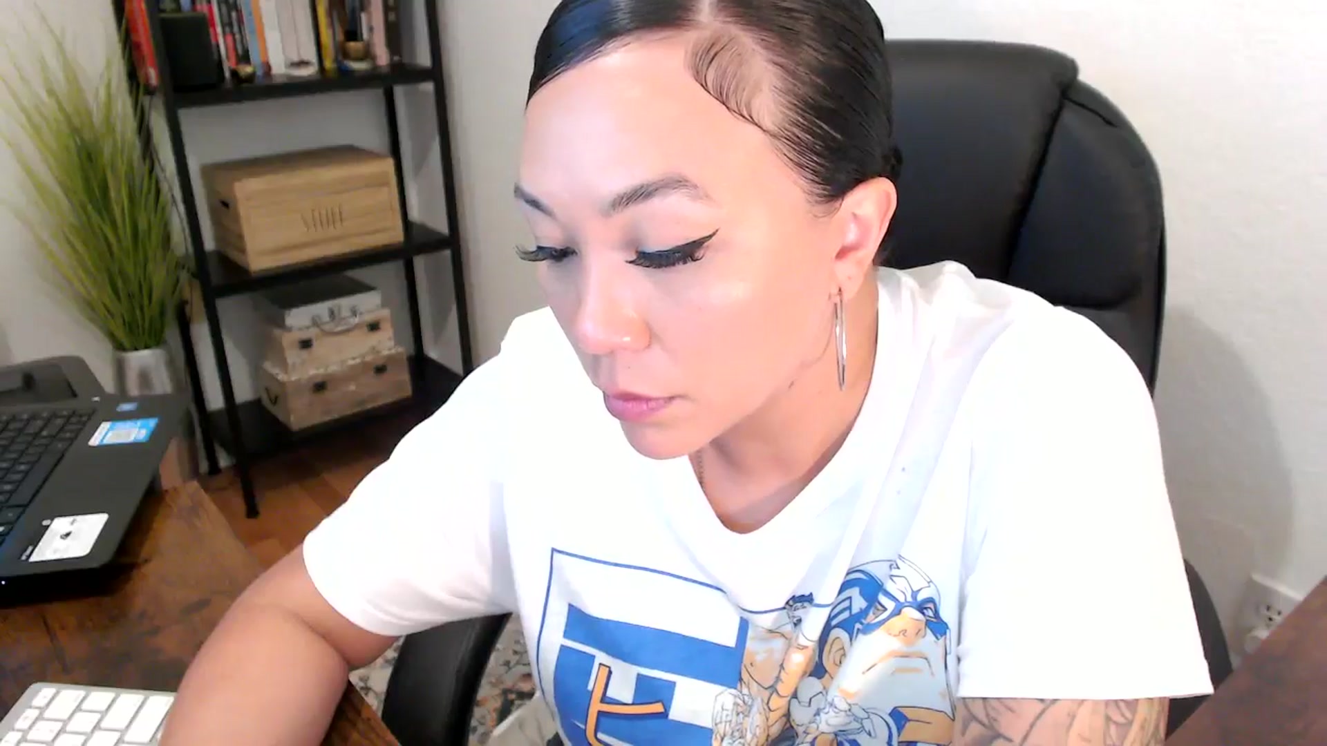 Gallery image thumbnail from MickaylaMoon's myfreecams stream on, 08/05/2024, 16:33 image 17 of 20