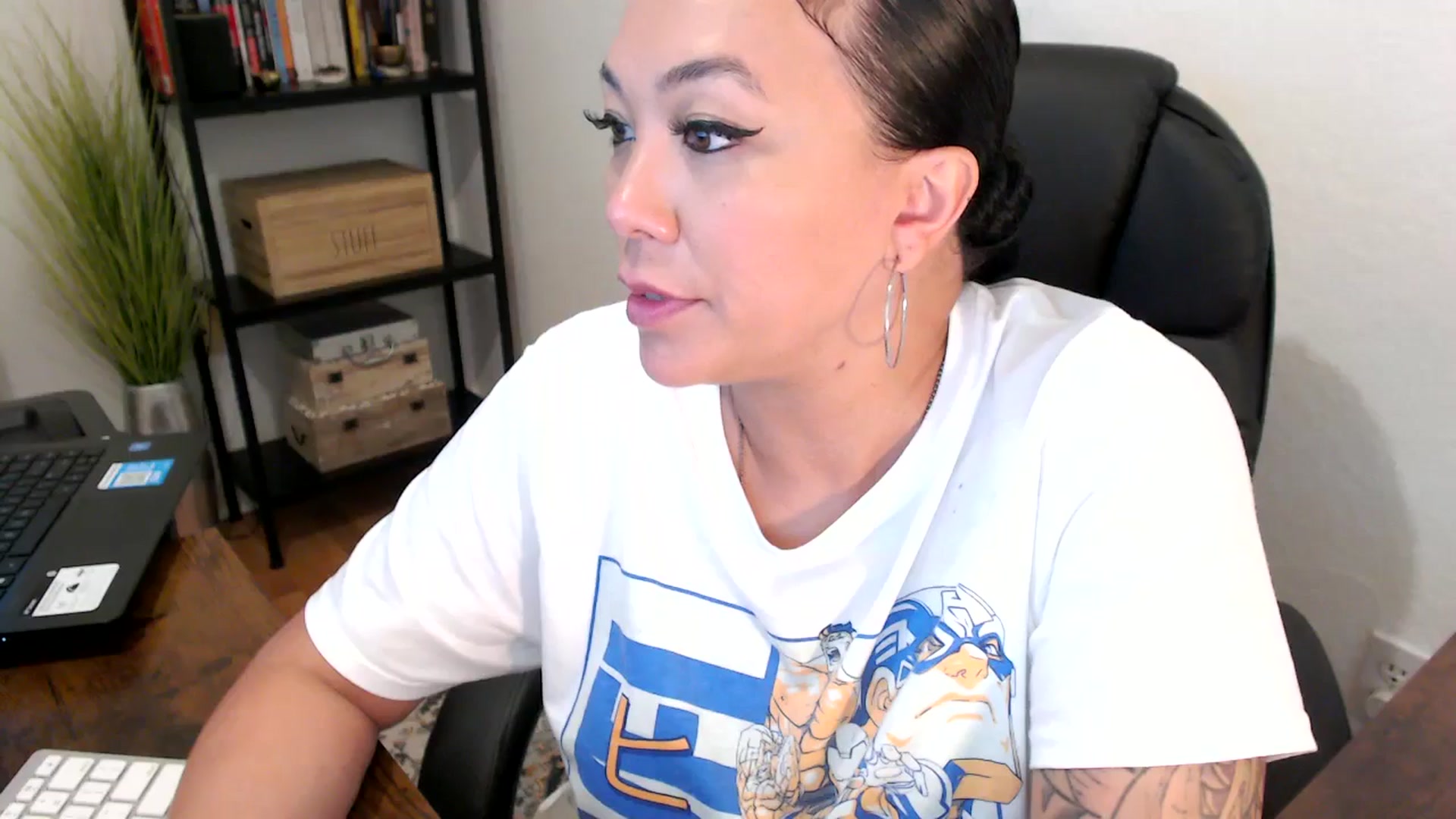 Gallery image thumbnail from MickaylaMoon's myfreecams stream on, 08/05/2024, 16:33 image 16 of 20