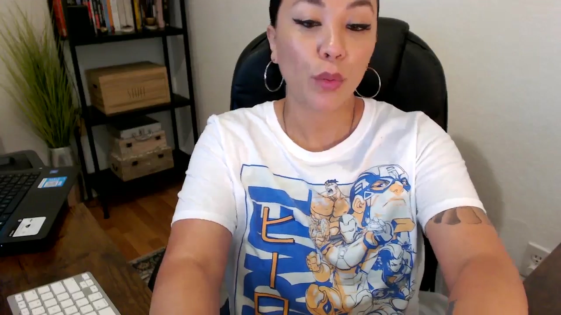 Gallery image thumbnail from MickaylaMoon's myfreecams stream on, 08/05/2024, 16:33 image 5 of 20