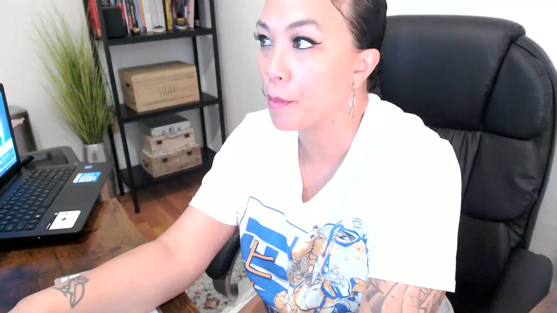 Gallery image thumbnail from MickaylaMoon's myfreecams stream on, 08/05/2024, 17:19 image 7 of 20