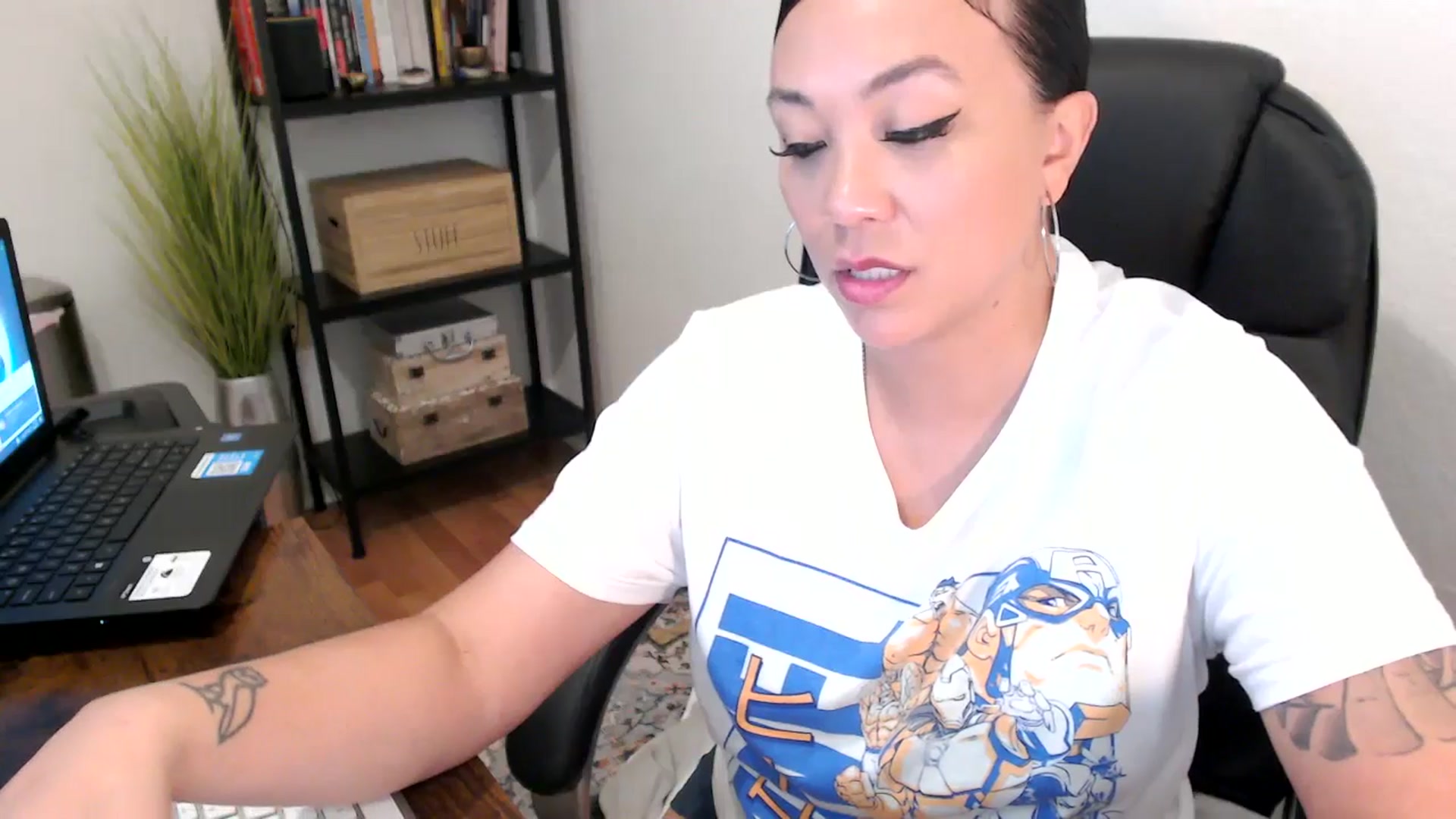 Gallery image thumbnail from MickaylaMoon's myfreecams stream on, 08/05/2024, 17:19 image 5 of 20