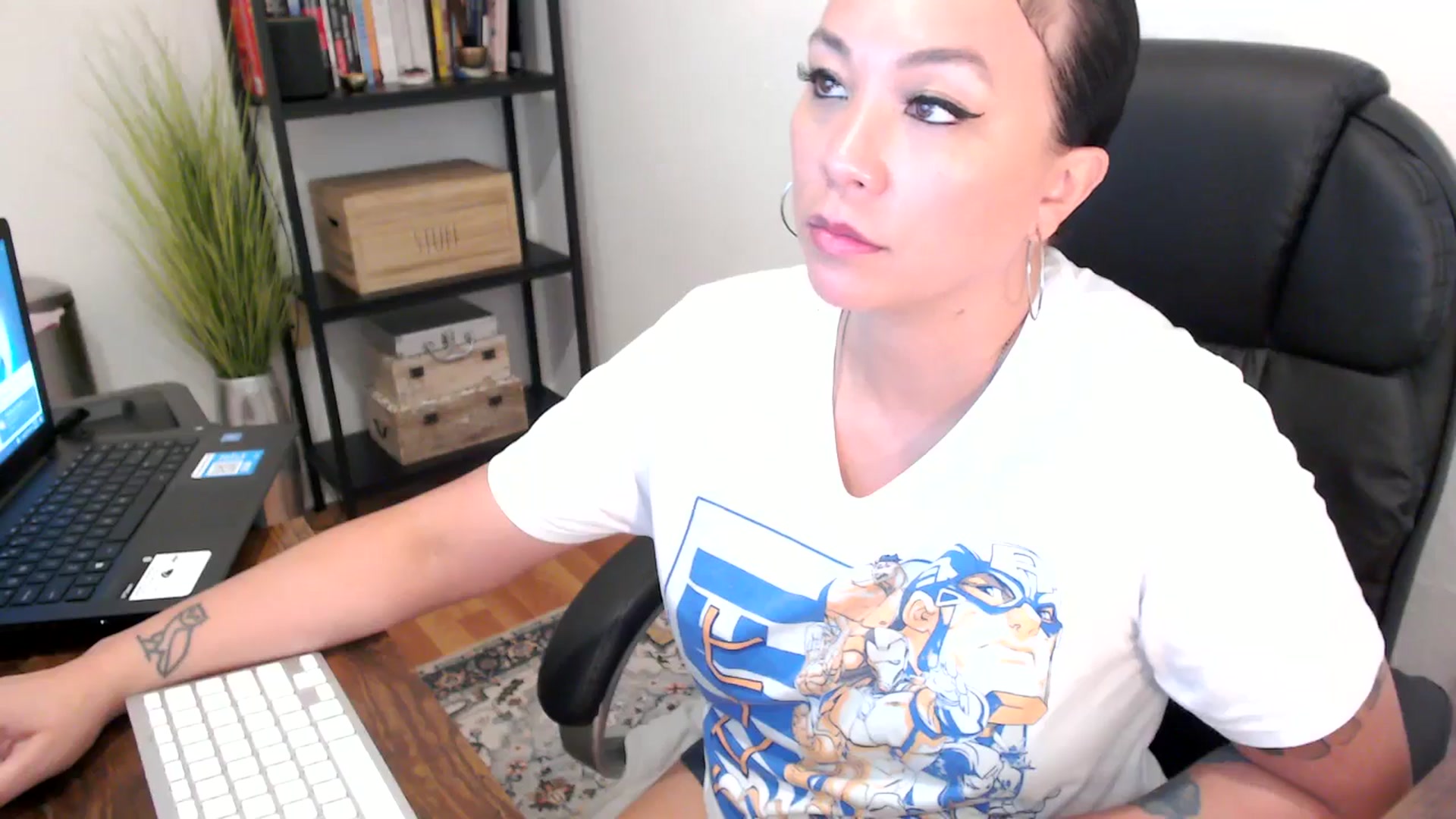 Gallery image thumbnail from MickaylaMoon's myfreecams stream on, 08/05/2024, 17:19 image 2 of 20