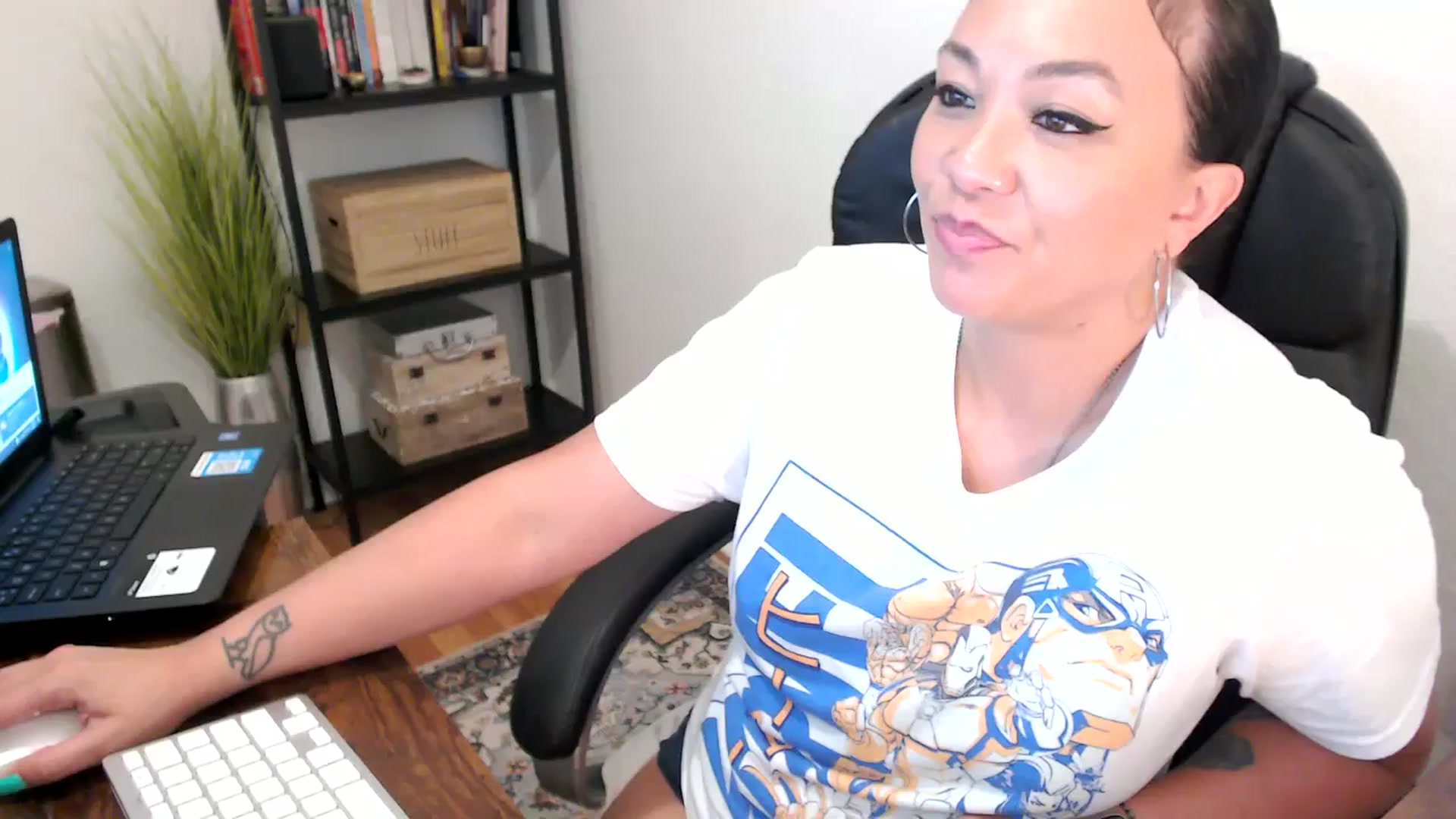 Gallery image thumbnail from MickaylaMoon's myfreecams stream on, 08/05/2024, 17:45 image 14 of 20