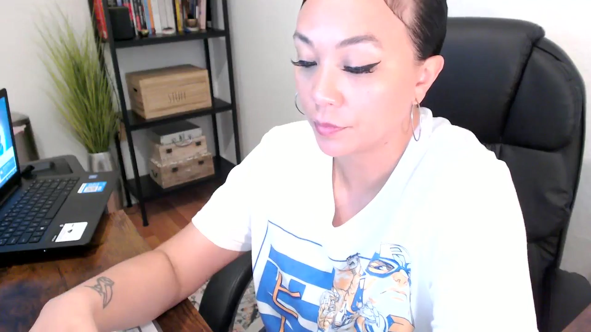 Gallery image thumbnail from MickaylaMoon's myfreecams stream on, 08/05/2024, 17:45 image 3 of 20