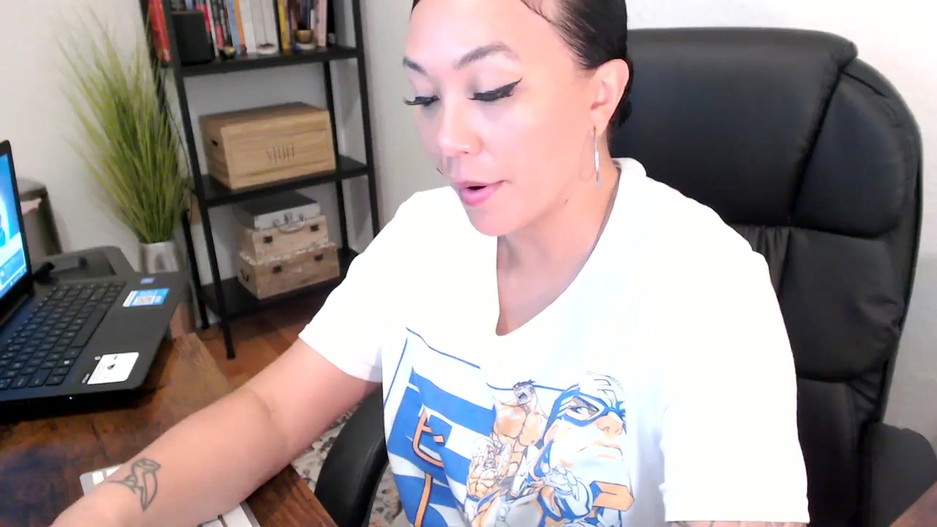 Gallery image thumbnail from MickaylaMoon's myfreecams stream on, 08/05/2024, 17:45 image 2 of 20