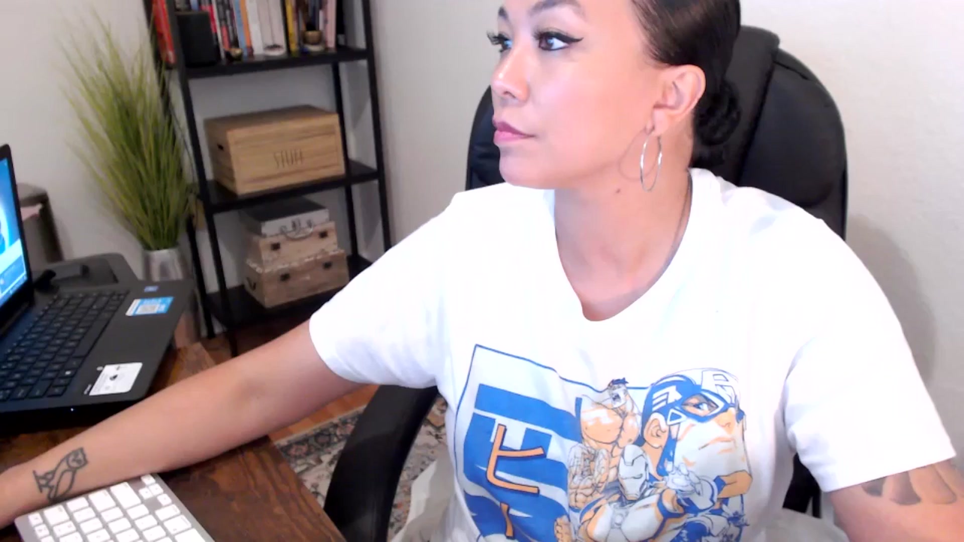 Gallery image thumbnail from MickaylaMoon's myfreecams stream on, 08/05/2024, 18:29 image 2 of 20