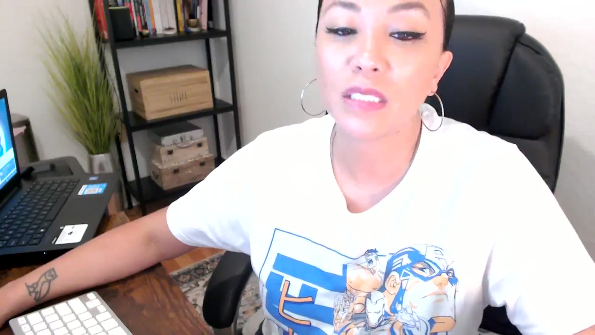 Gallery image thumbnail from MickaylaMoon's myfreecams stream on, 08/05/2024, 18:29 image 8 of 20