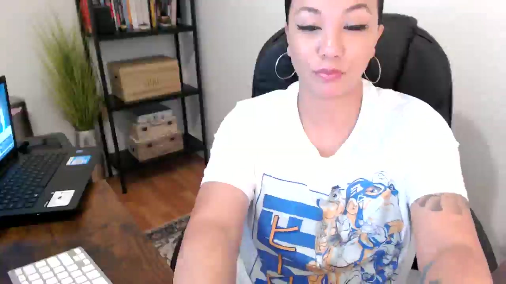 Gallery image thumbnail from MickaylaMoon's myfreecams stream on, 08/05/2024, 18:29 image 11 of 20