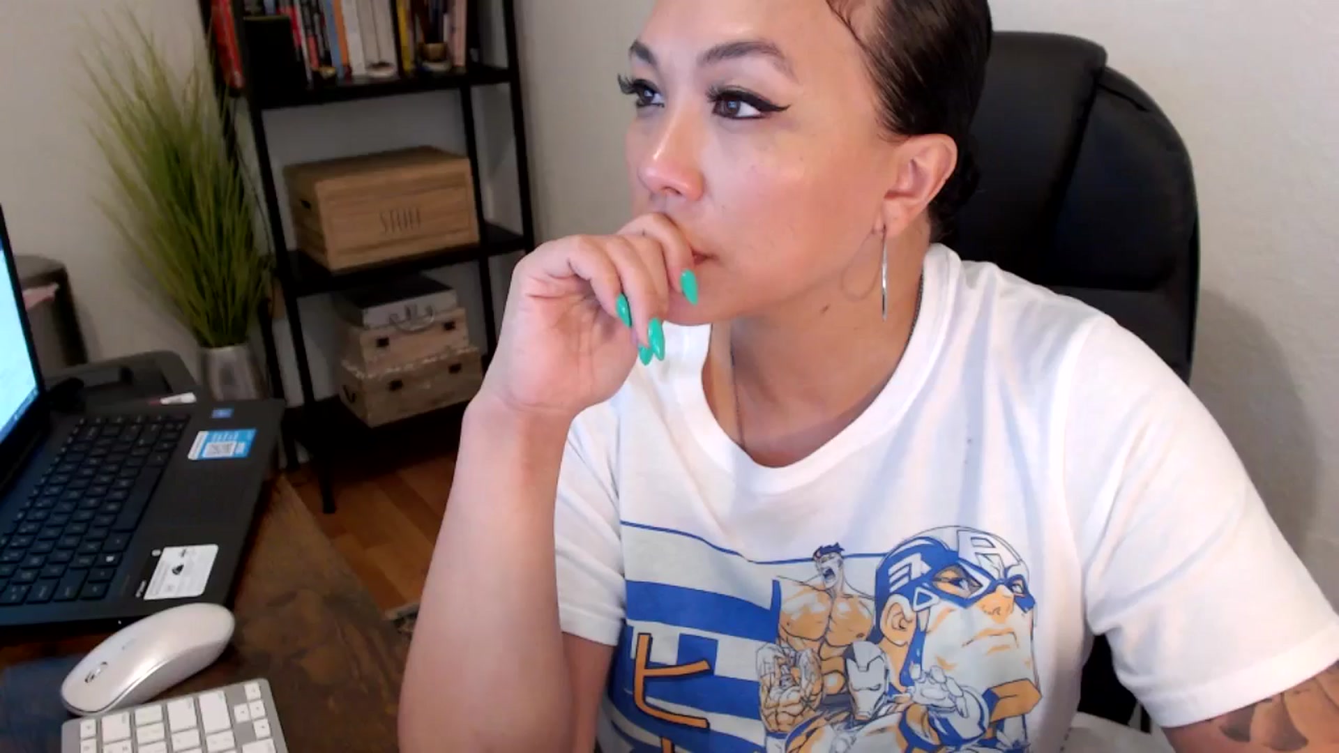 Gallery image thumbnail from MickaylaMoon's myfreecams stream on, 08/05/2024, 19:08 image 19 of 20